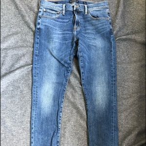 Lucky brand jeans. 110 skinny. 32/32.